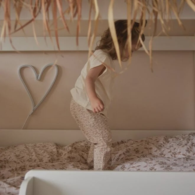 Dirkje meisjes set broek haarband beige bloemetjes
